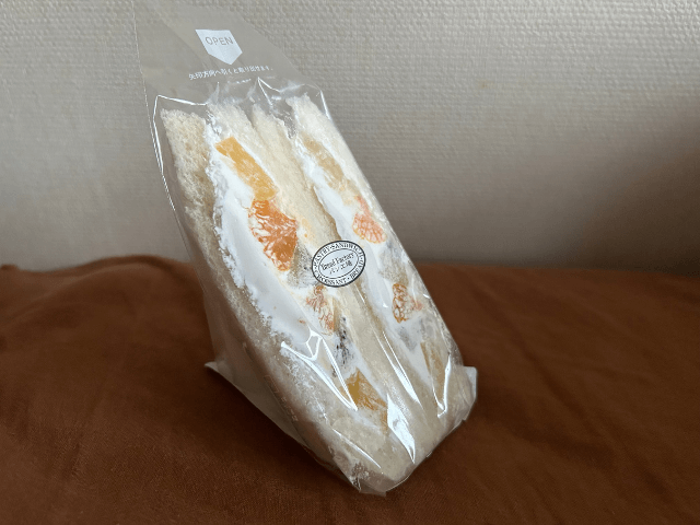 パン工場野田阪神店のフルーツサンドの写真